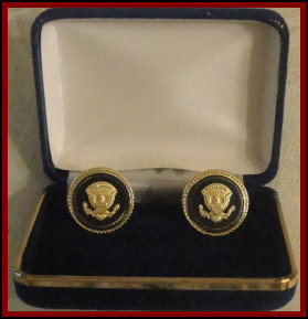 06301203_authentic_commemorative_presidential_cufflinks_article_antiques_vintage_collectibles001001.jpg
